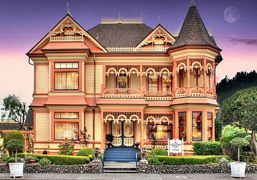 Gingerbread Mansion Inn, Haunted Hotel in Ferndale