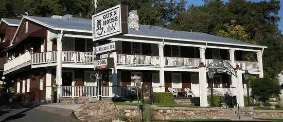 Gunn House Hotel, Haunted Hotel in Sonora