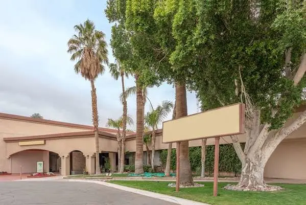 The Imperial Palms Hotel & Resort, Haunted Hotel in Holtville